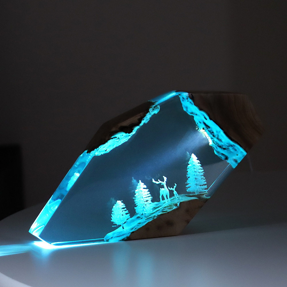 Resin Art Baby - تحفة فنية مكتبية مضيئة مخصصة بتصميم